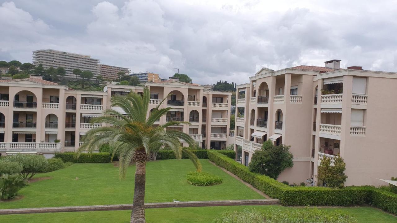Domaine D'Ahmosis, Modern 2 Bedrooms Refurbished Apartment, F3 Moderne Fraichement Renove Le Cannet Bagian luar foto